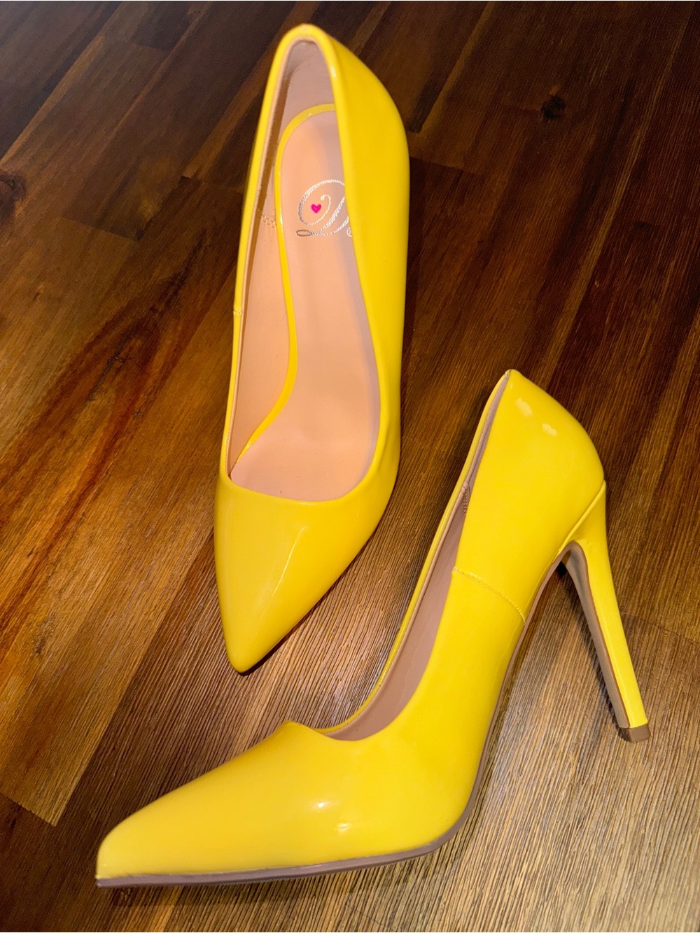 Delicious Women’s Yellow Pointed Toe Stiletto Pumps - NEW - 4” Heels - Size 6